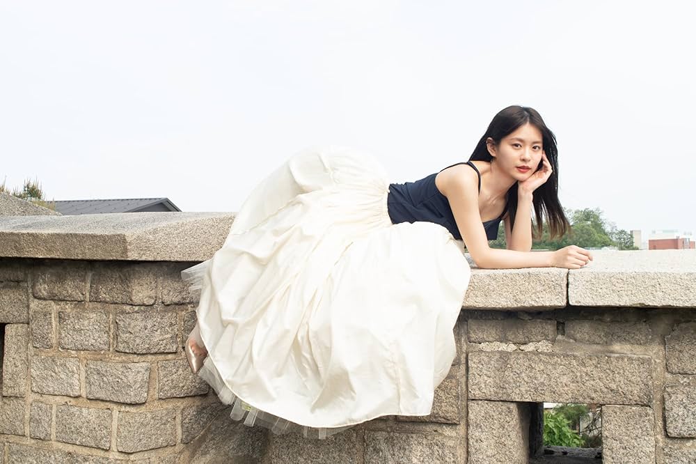 直筆サイン入り 永瀬莉子1st写真集 glimmers _full_047a9cfd-b710-4223-b491-